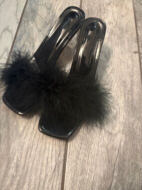 Black Feather Slide Sandals for Women Size 9